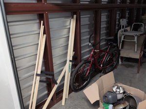 10 x 25 unit in Farmington Hills