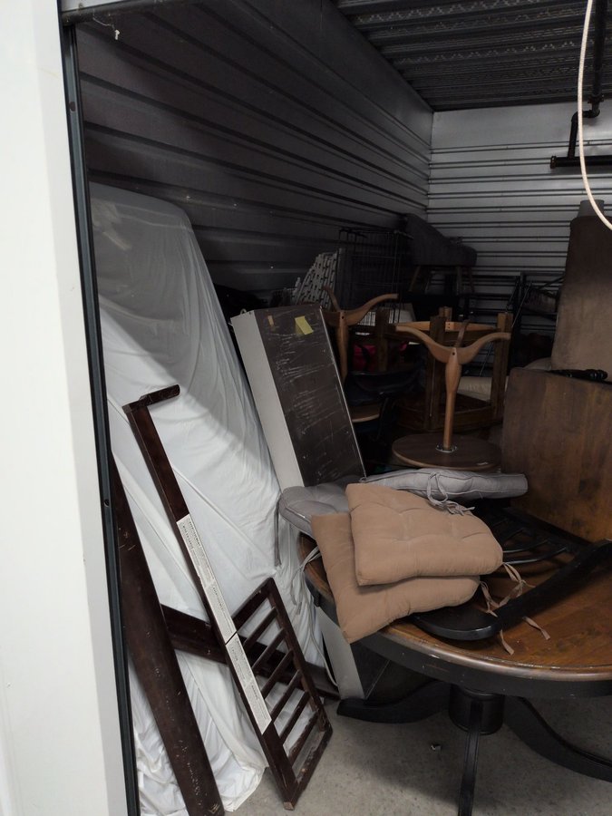 10 x 20 storage unit in Farmington Hills, MI