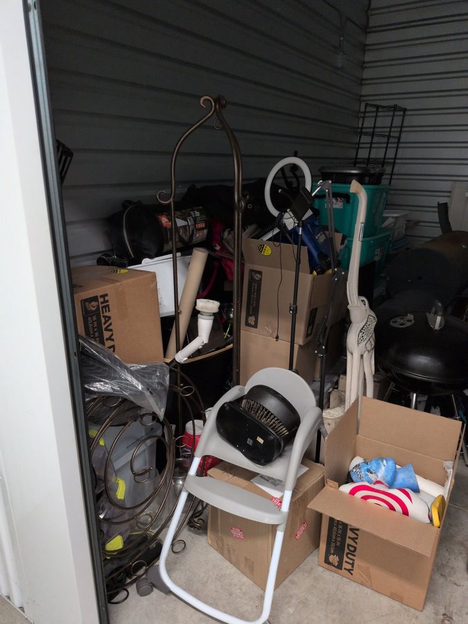 10 x 15 storage unit in Farmington Hills, MI