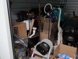 10 x 15 unit in Farmington Hills