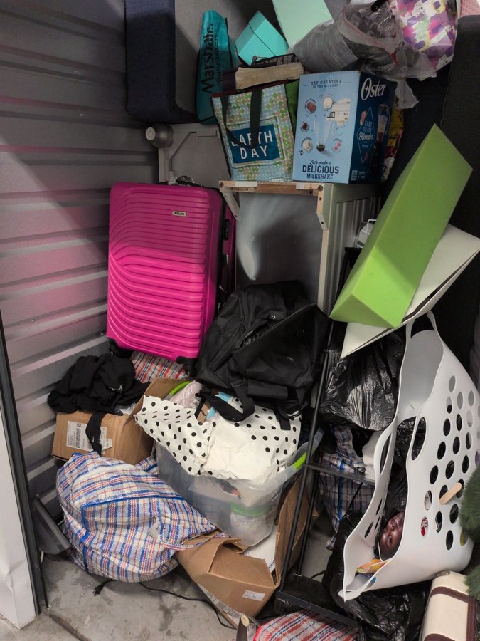 10 x 10 storage unit in Farmington Hills, MI