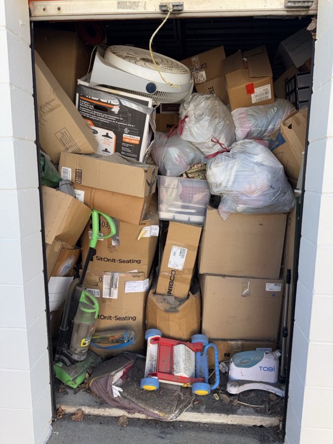 10 x 10 storage unit in Apple Valley, MN