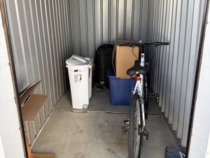 5 x 10 storage unit in Apple Valley, MN