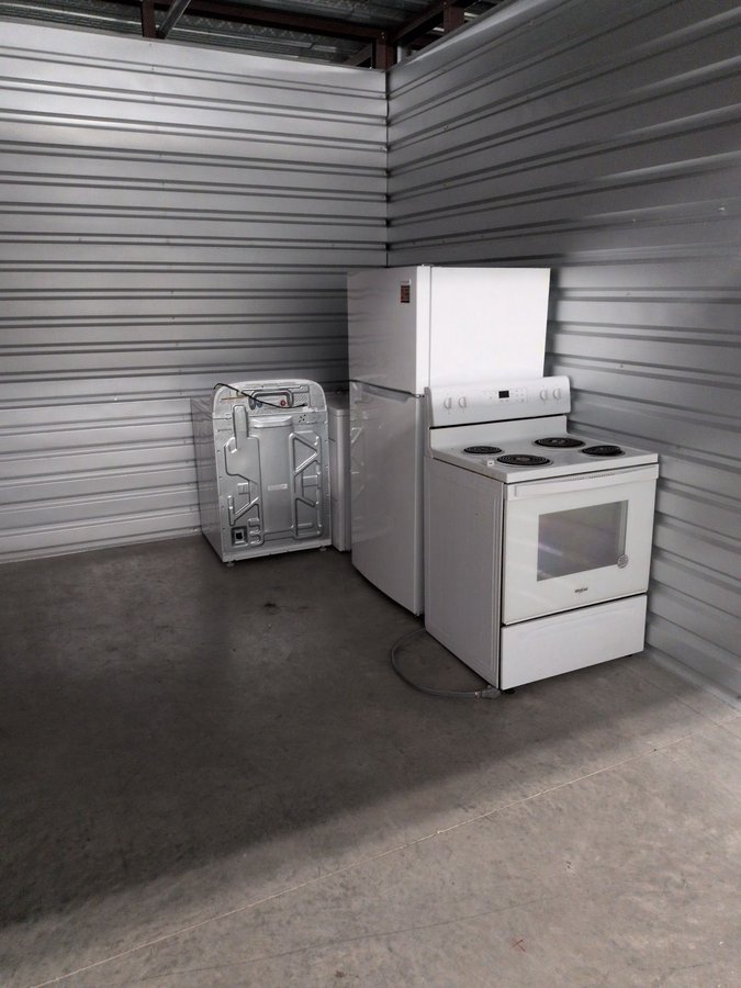 10 x 15 storage unit in Farmington Hills, MI