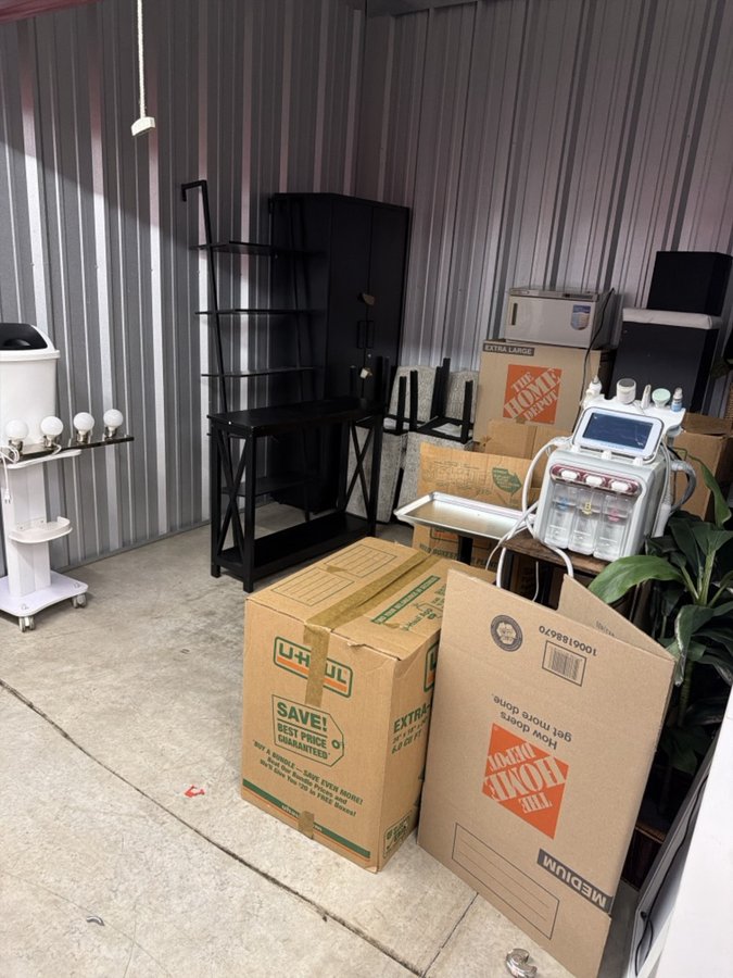 10 x 10 storage unit in Rosemount, MN