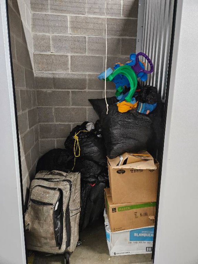 5 x 3 storage unit in Memphis, TN