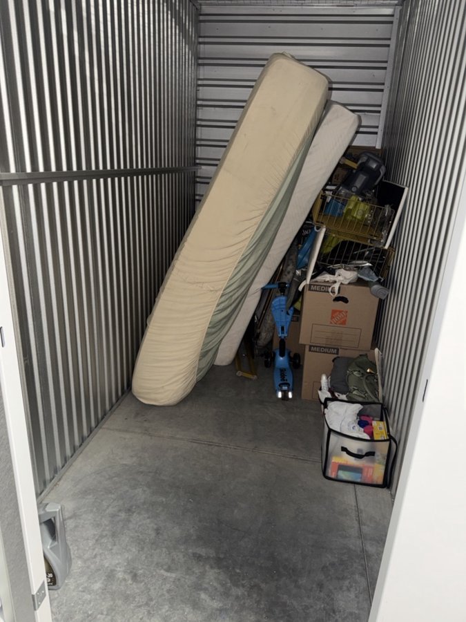 5 x 10 storage unit in Hilltop, MN