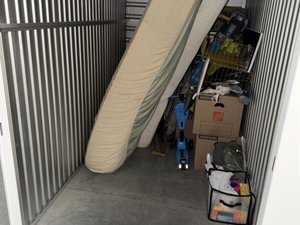 5 x 10 storage unit in Hilltop, MN