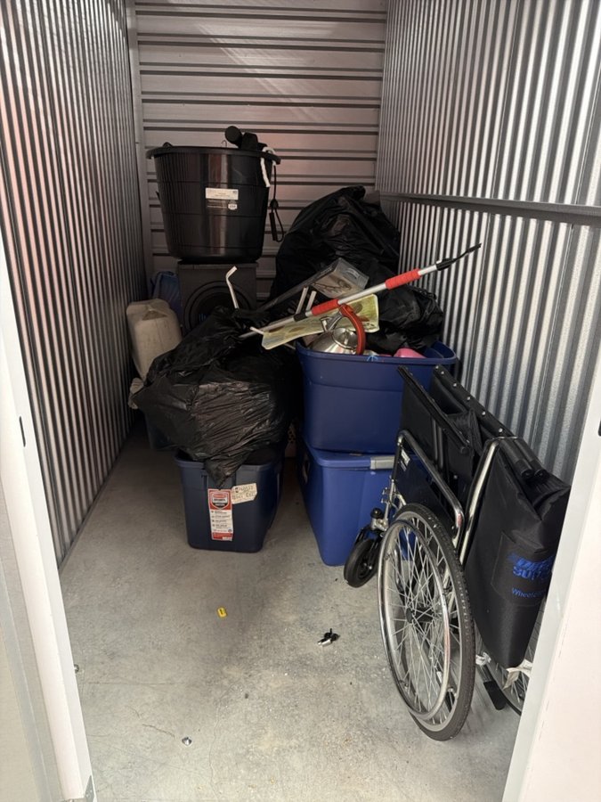 5 x 10 storage unit in Hilltop, MN