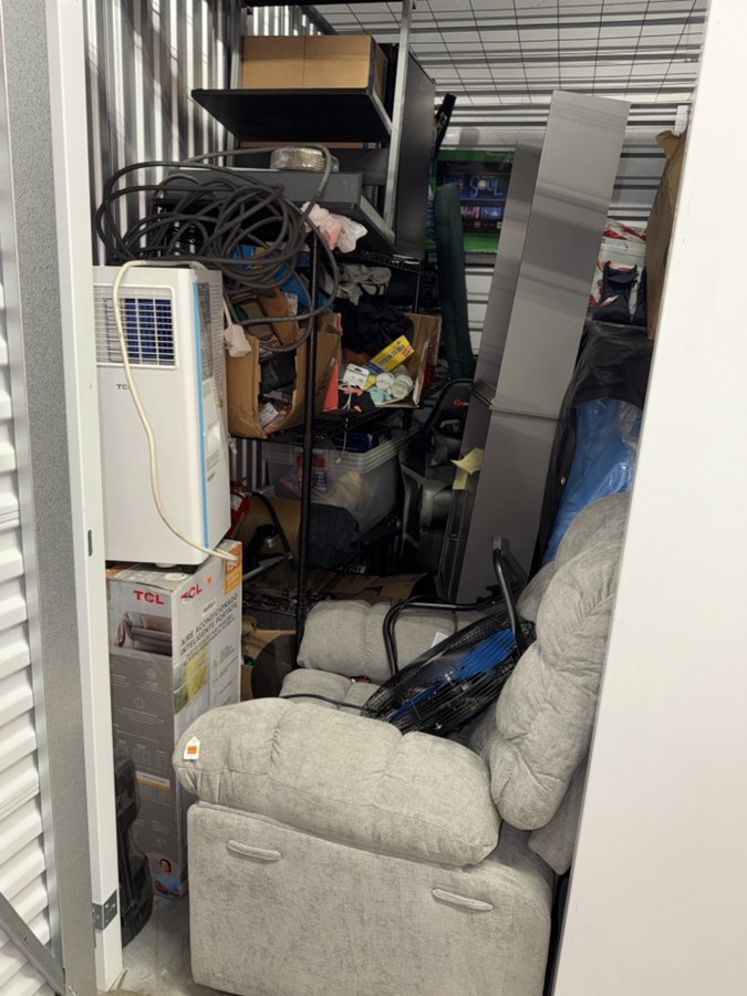 5 x 10 storage unit in Hilltop, MN