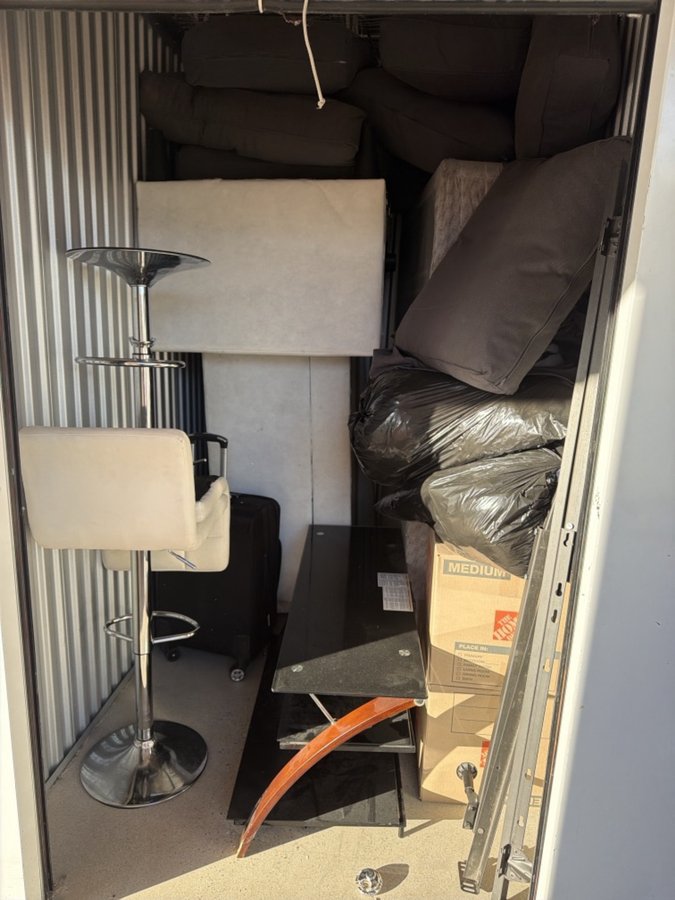 5 x 8 storage unit in Bloomington, MN