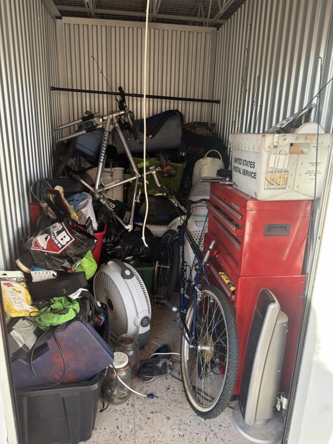 5 x 8 storage unit in Bloomington, MN