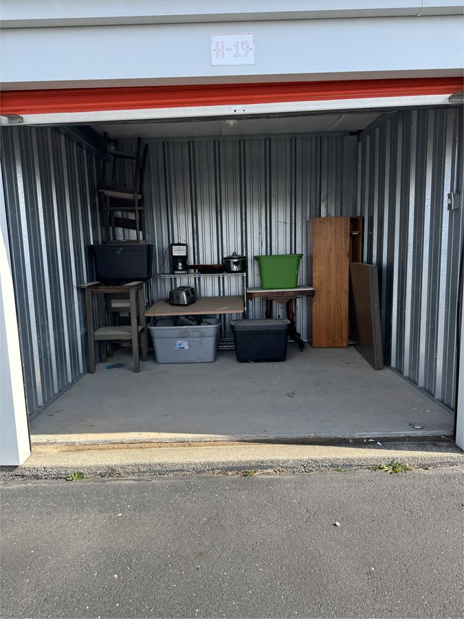 10 x 10 storage unit in Mt Pleasant, MI