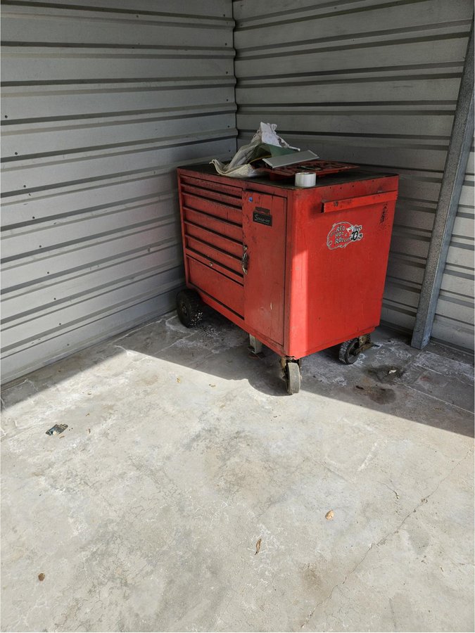 10 x 10 storage unit in Loomis, CA