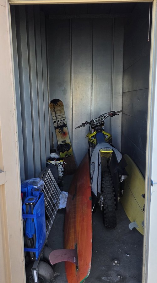 5 x 10 storage unit in Oxnard, CA