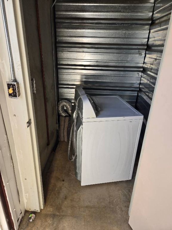 5 x 5 storage unit in Texarkana, TX