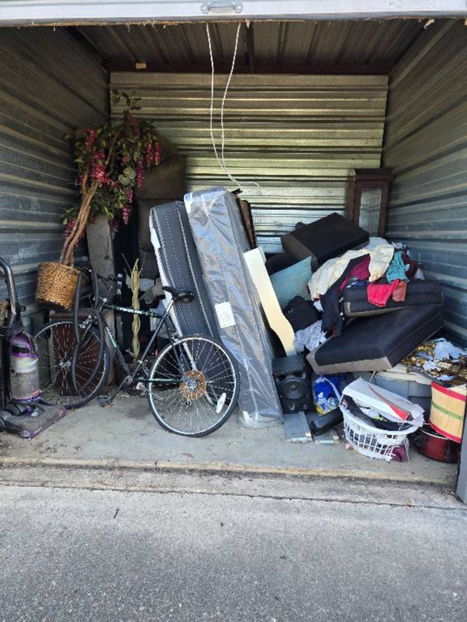 10 x 10 storage unit in Texarkana, TX