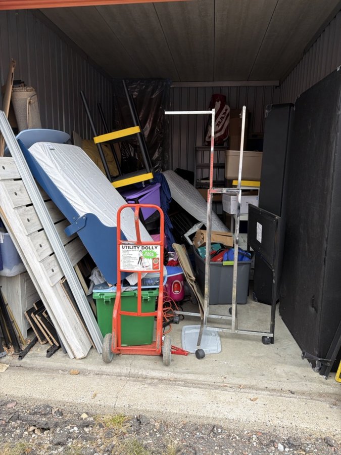 10 x 15 storage unit in Brooklyn Park, MN