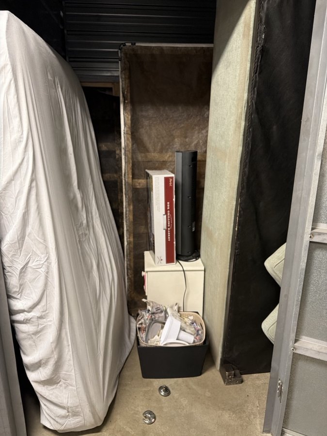 7 x 10 storage unit in Bloomington, MN