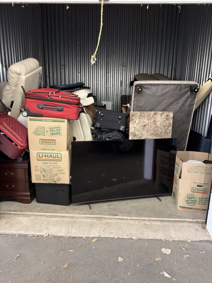 10 x 10 storage unit in Eden Prairie, MN