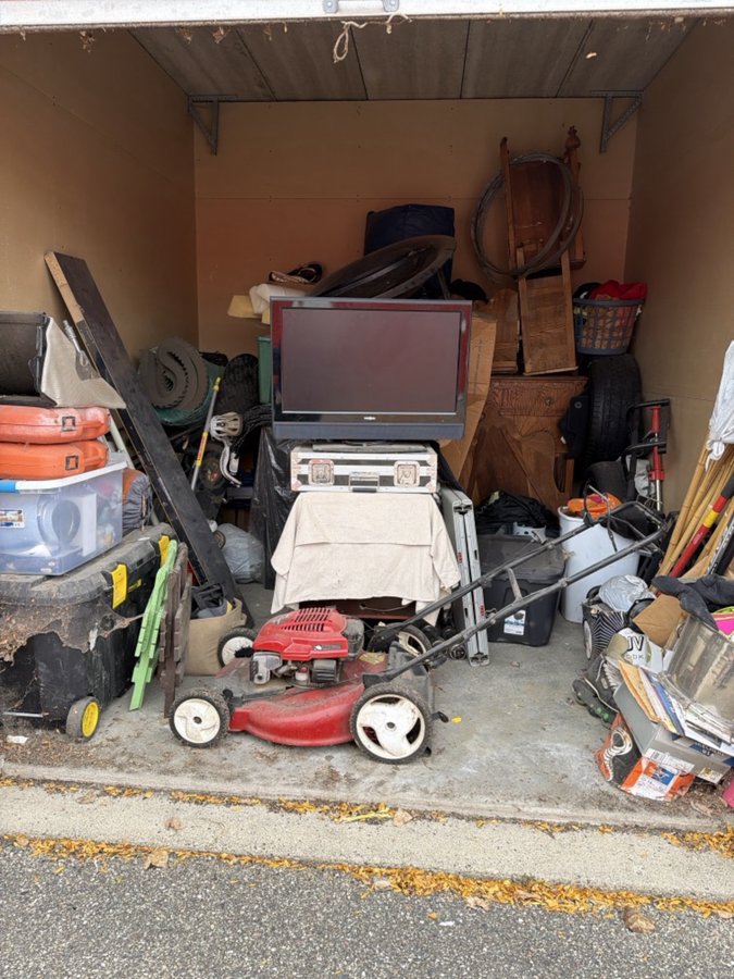 10 x 10 storage unit in Eden Prairie, MN