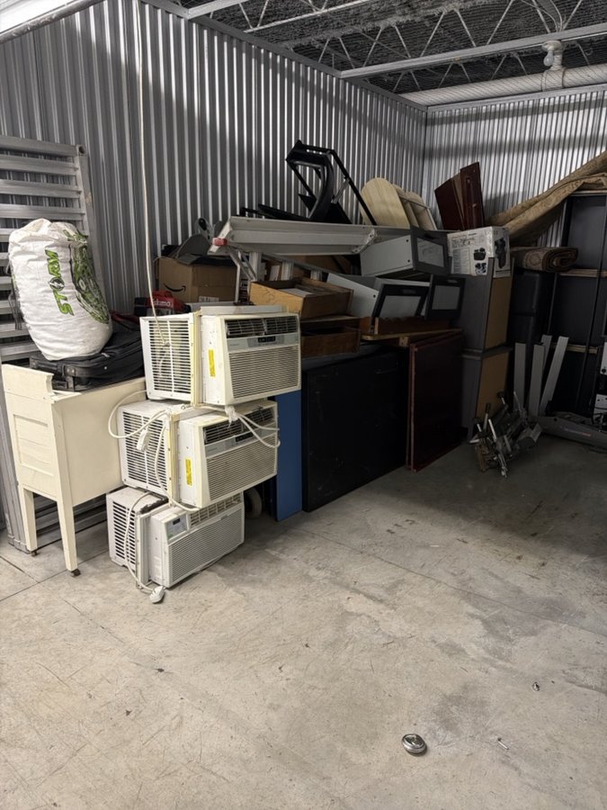 10 x 15 storage unit in Bloomington, MN