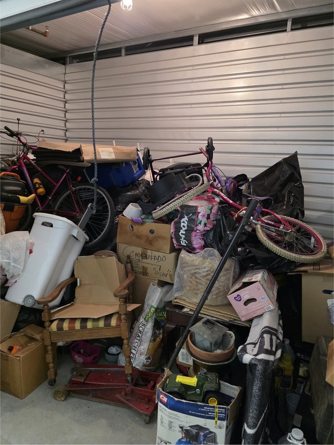10 x 10 storage unit in Oxnard, CA