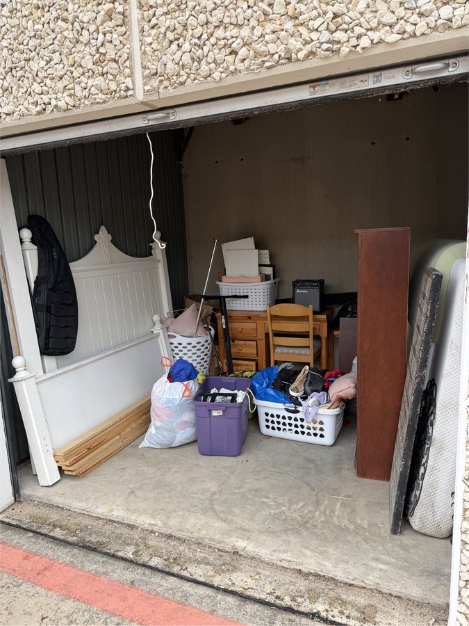 10 x 10 storage unit in Addison, TX