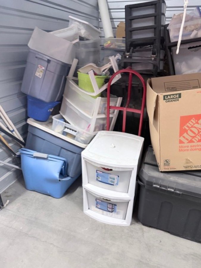 10 x 10 storage unit in Las Vegas, NV