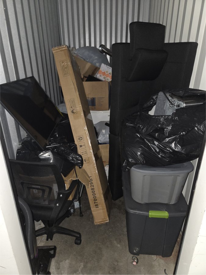 5 x 10 storage unit in Cleveland, OH