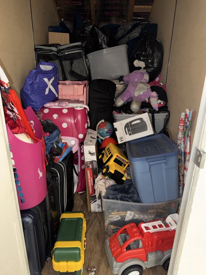 5 x 10 storage unit in Golden Valley, MN