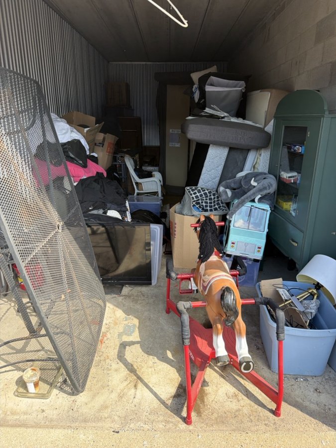 10 x 25 storage unit in Troy, MI