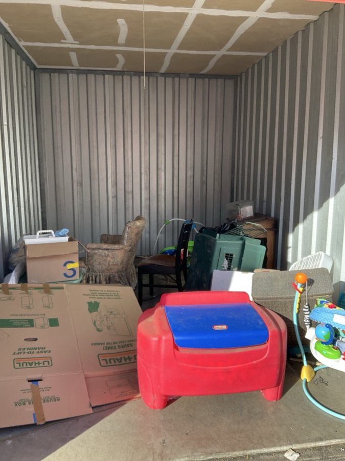 10 x 15 storage unit in Indianapolis, IN
