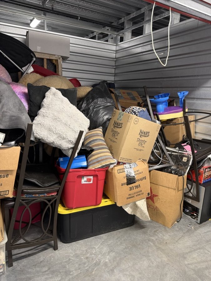 10 x 10 storage unit in Minneapolis, MN