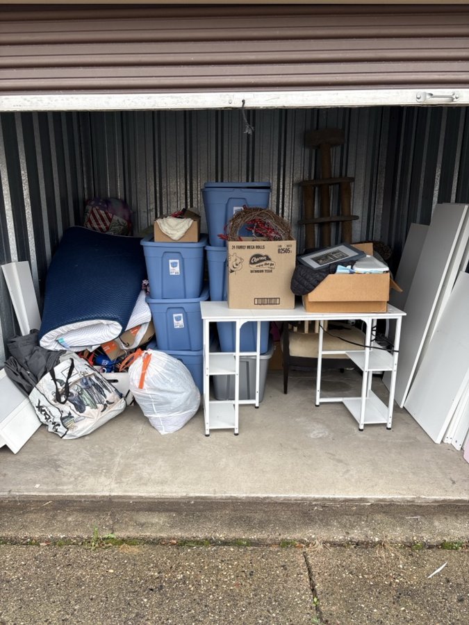 10 x 10 storage unit in Hutchinson, MN