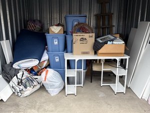 10 x 10 storage unit in Hutchinson, MN