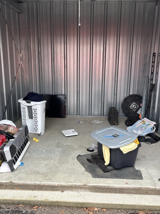 10 x 10 storage unit in Hutchinson, MN