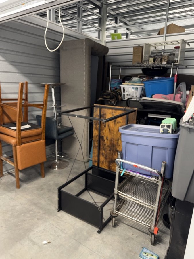 10 x 10 storage unit in Minneapolis, MN