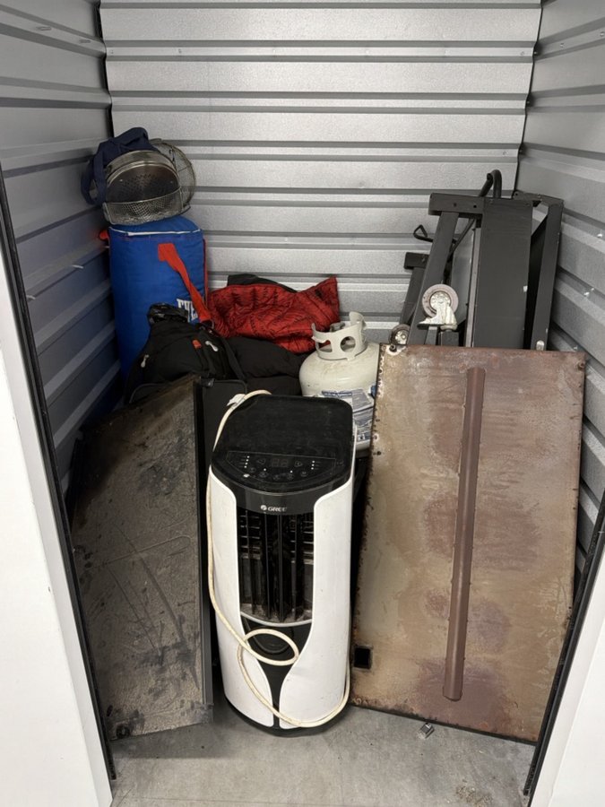 5 x 5 storage unit in Minneapolis, MN
