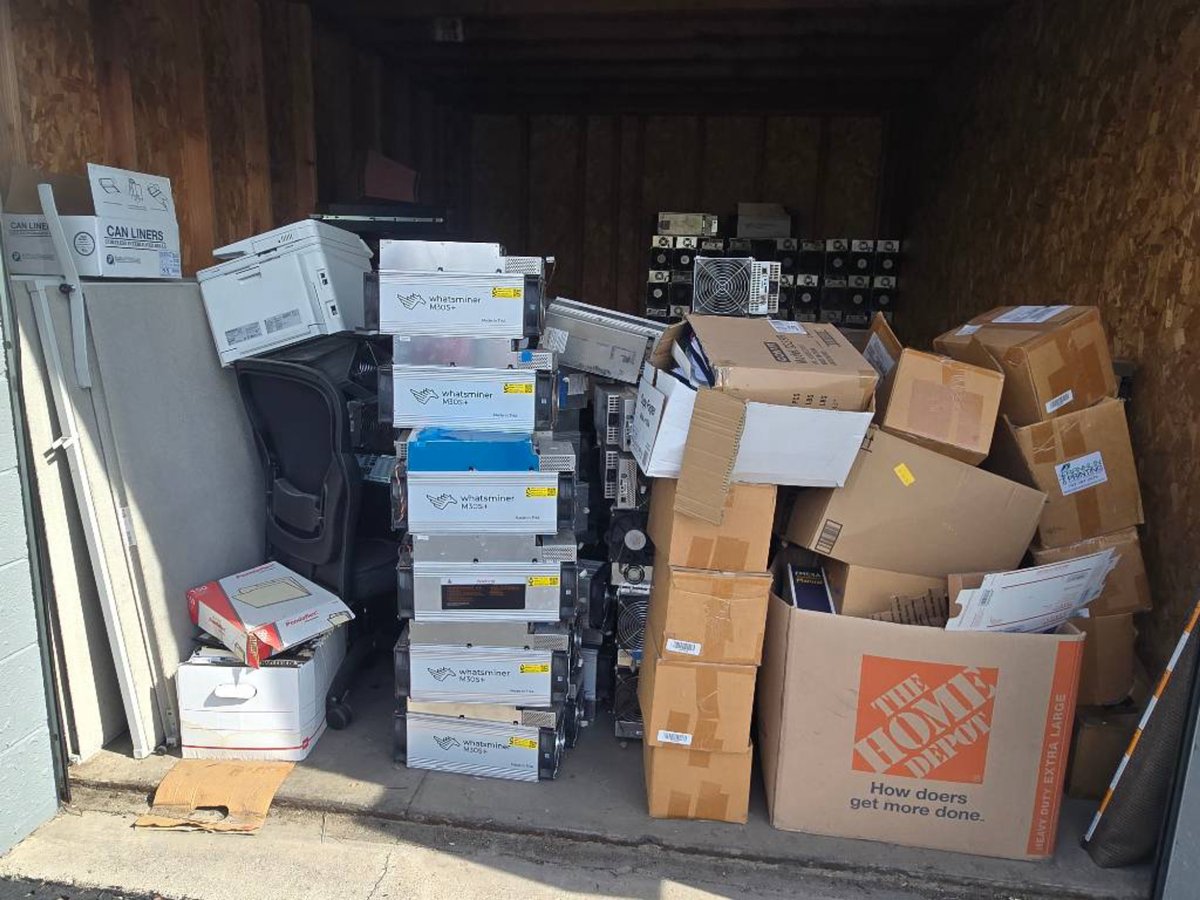 10 x 15 storage unit in Las Vegas, NV