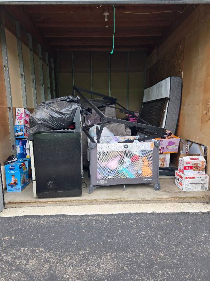 10 x 15 storage unit in Victorville, CA