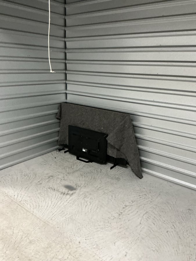 10 x 5 storage unit in Orlando, FL