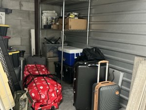 7 x 10 unit in Orlando