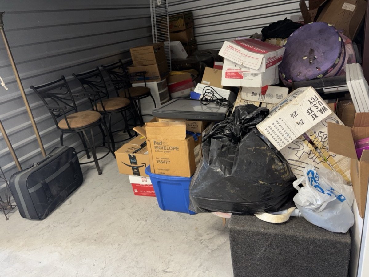 10 x 15 storage unit in Orlando, FL