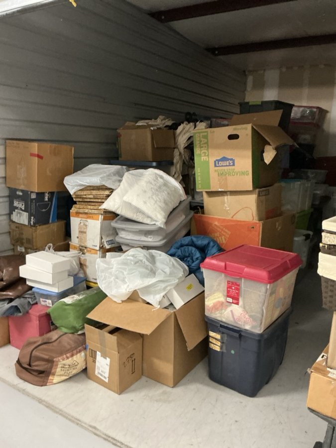 10 x 20 storage unit in Orlando, FL