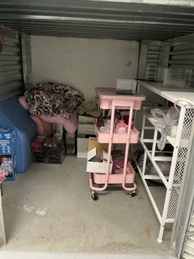 5 x 4 storage unit in Orlando, FL