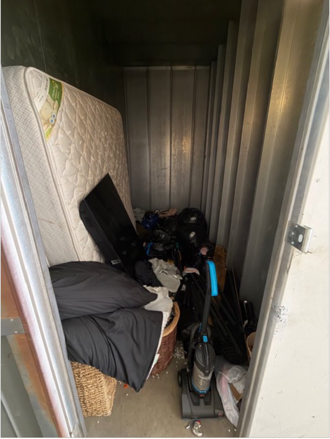 5 x 10 storage unit in Riverside, CA