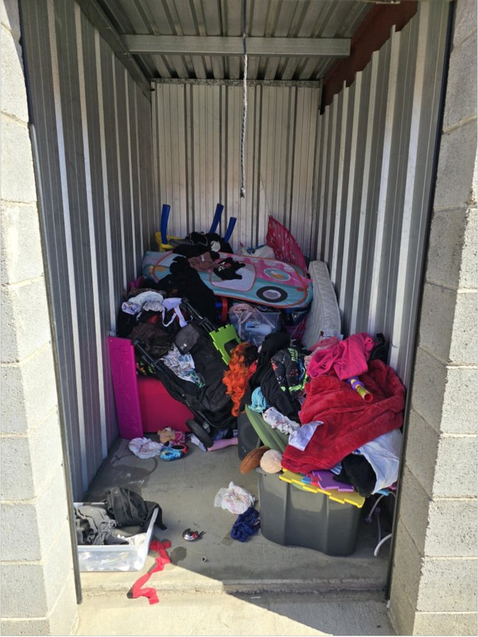 5 x 10 storage unit in Hemet, CA