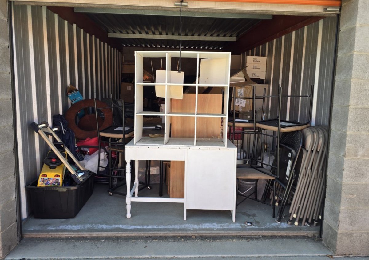 10 x 20 storage unit in Hemet, CA