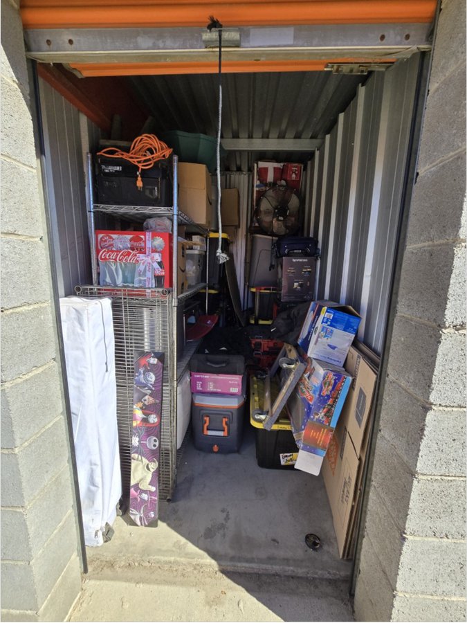 5 x 9 storage unit in Hemet, CA